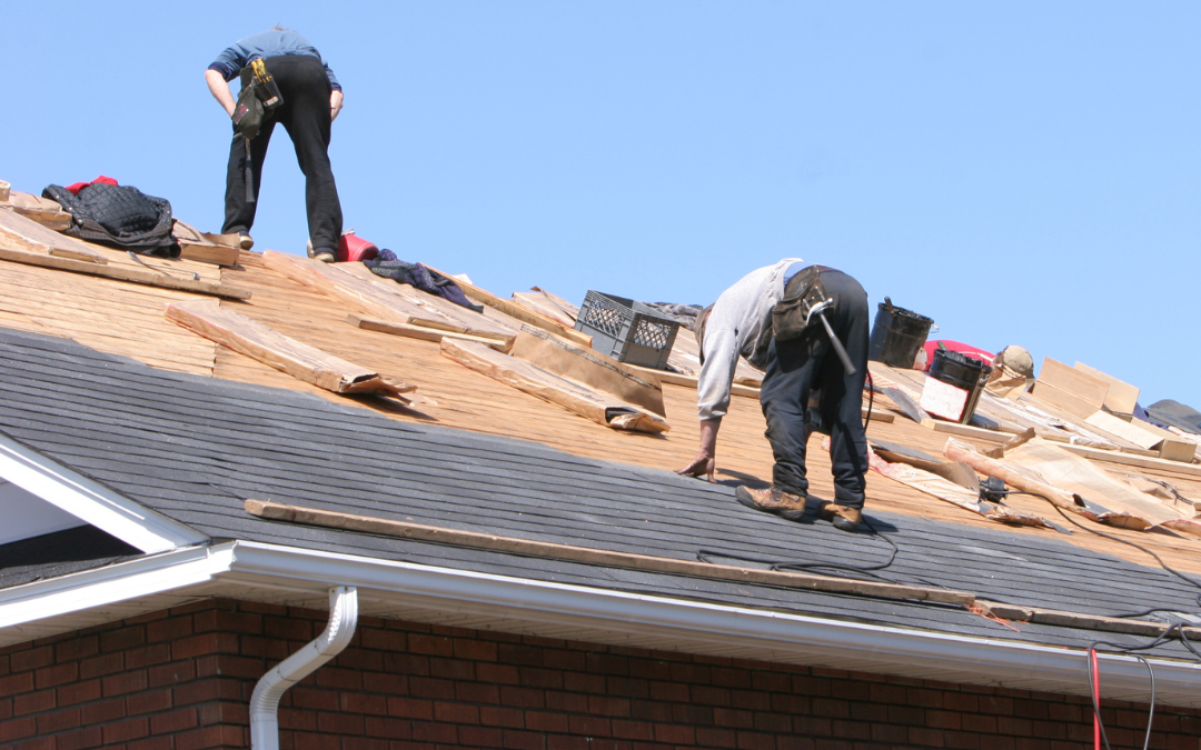 Roof Repair vs Replacement: A Comprehensive Guide for Homeowners