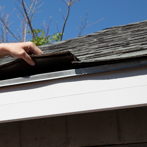 What Is the Truth Behind These 7 Roofing Myths?