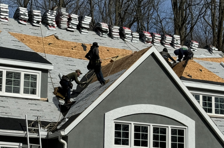 How to Choose the Right Roofing Contractor in Akron, OH